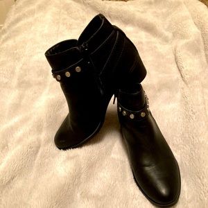 Women’s 7.5 Booties